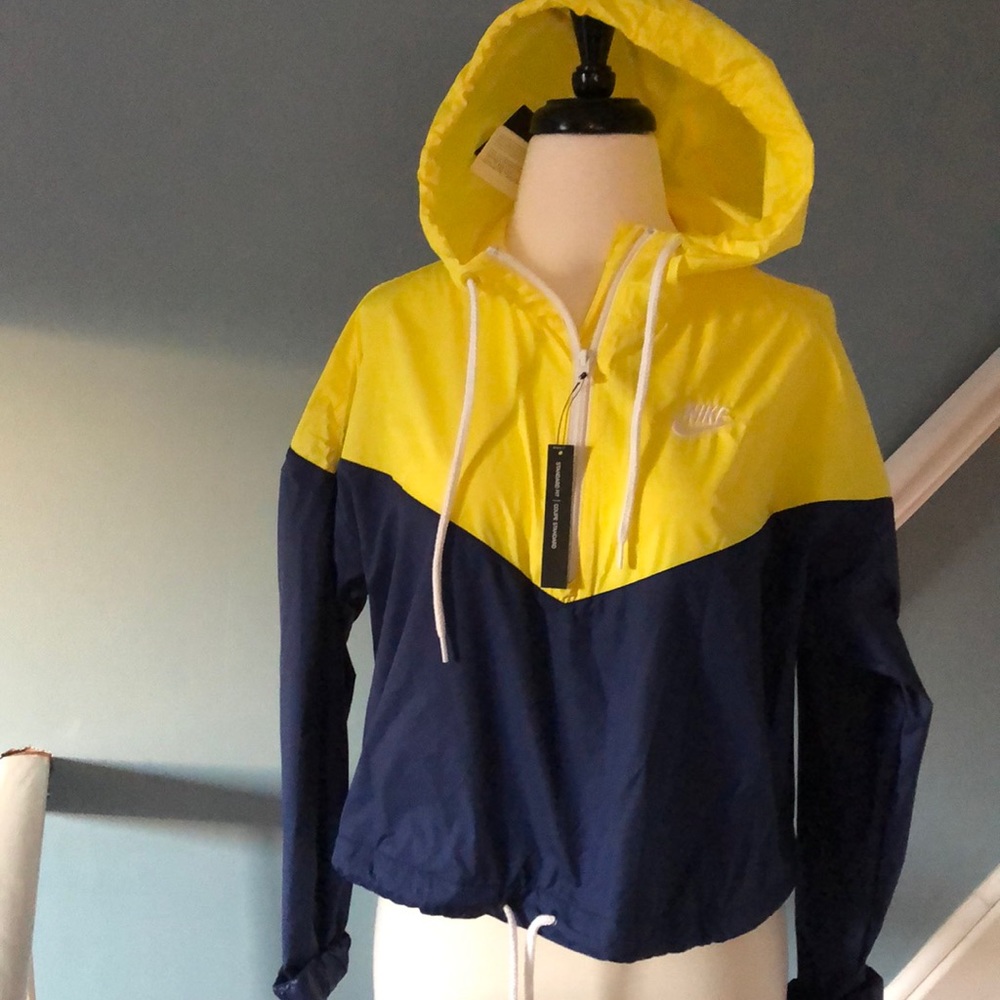 Nike Sportswear Heritage Windrunner Jacket